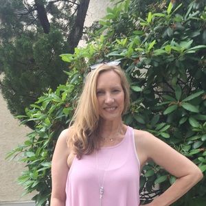 Meet your Posher, Leslie